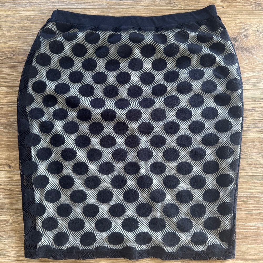 ⚫️ H&M Black and White Polka Dot Pencil Skirt ⚫️